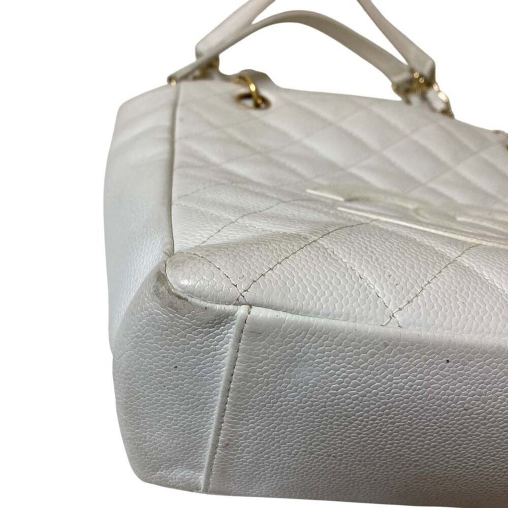 CHANEL White Caviar Leather Logo Shoulder Bag - Picture 14 of 16